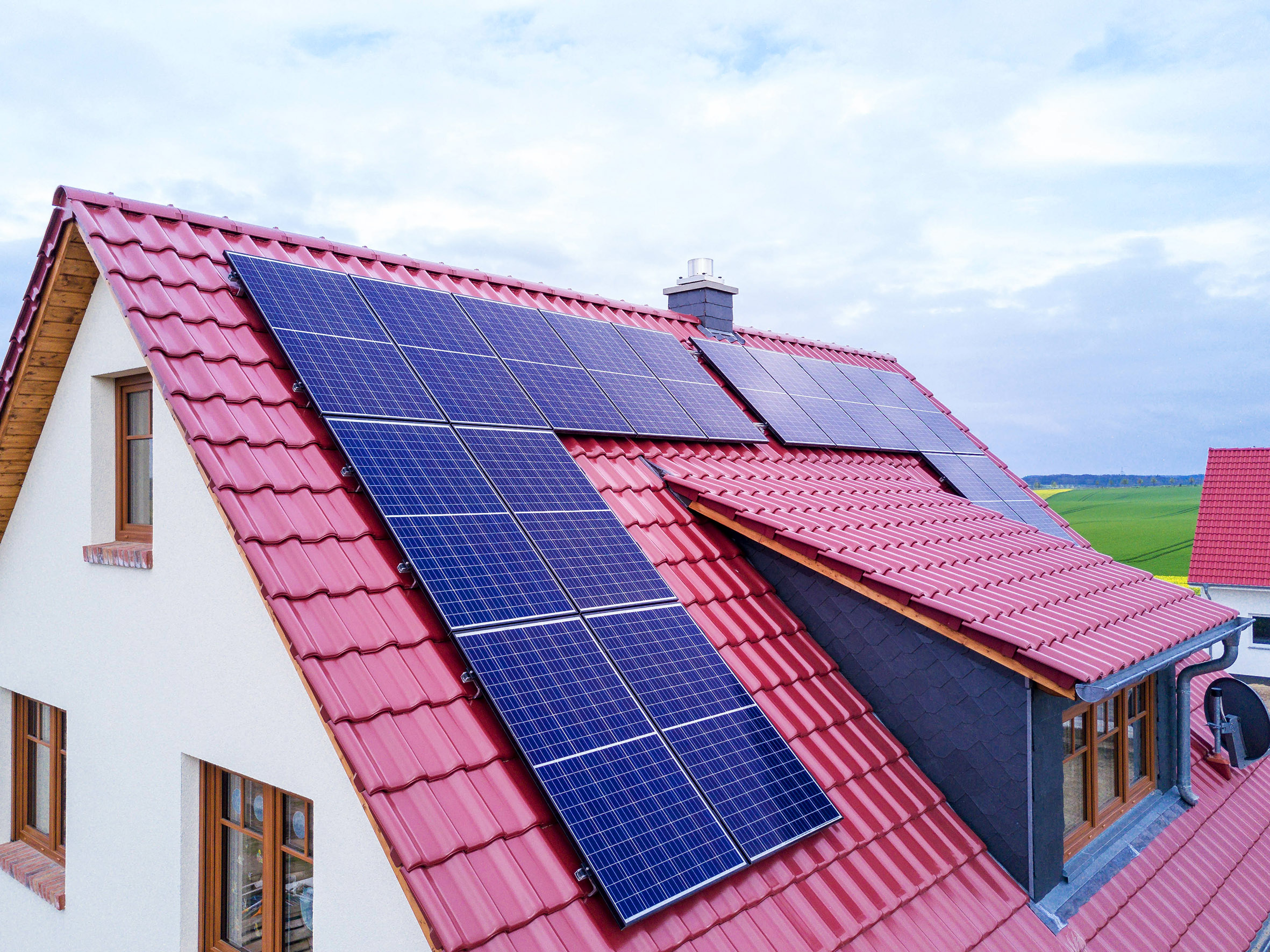 Die Vorteile von Photovoltaik­anlagen: Warum sich eine Investition lohnt
